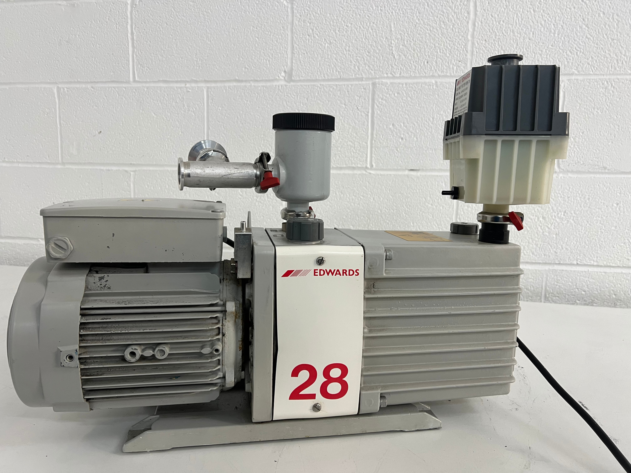 Edwards E2M28 Vacuum Pump