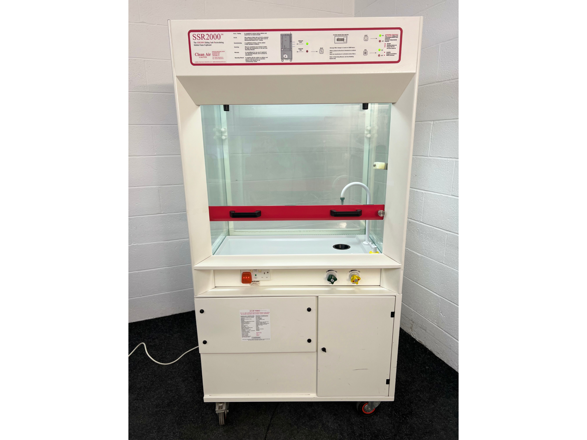 SSR2000 Sliding Sash Recirculating Mobile Fume Cupboard